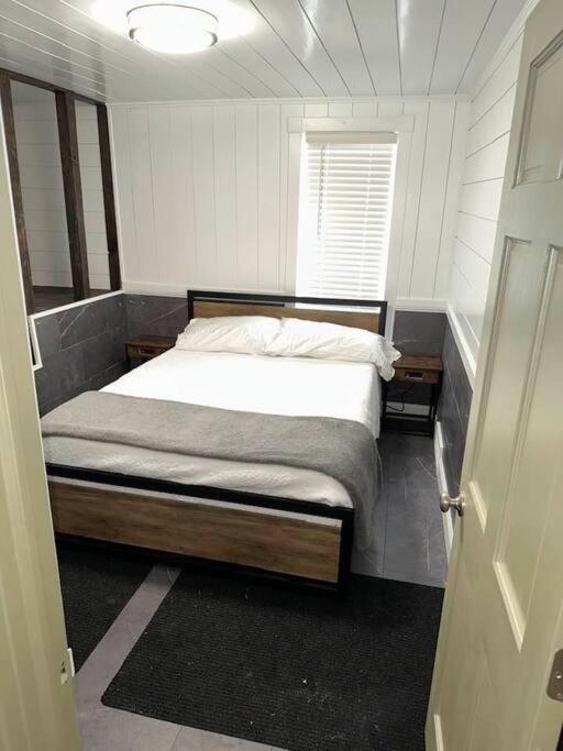 무어헤드 Hot Tub 5 Beds 아파트 외부 사진