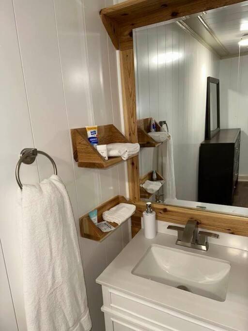 무어헤드 Hot Tub 5 Beds 아파트 외부 사진
